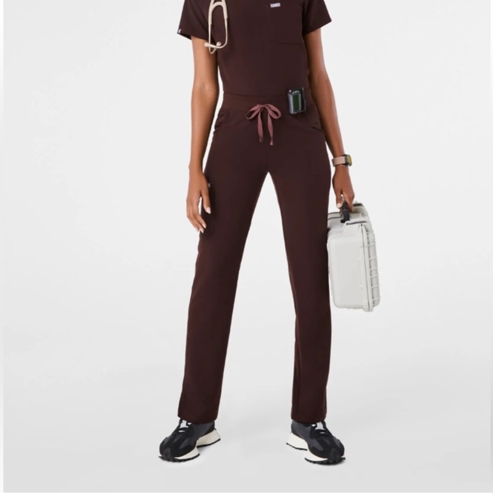 NWT Figs Limited Edition Kade Cargo Scrub Pants size XS regular